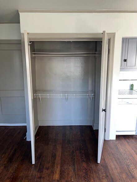 Closet - 20 NW 16th Ave
