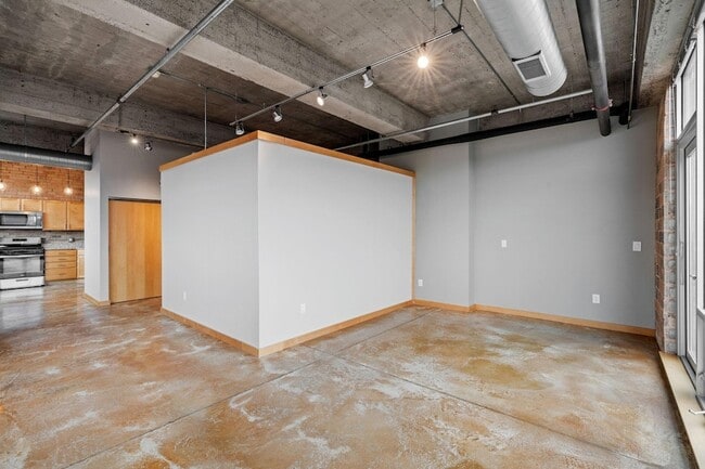 Building Photo - 901 N 3rd St