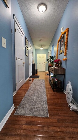 Building Photo - 5737 Sugarwood Dr