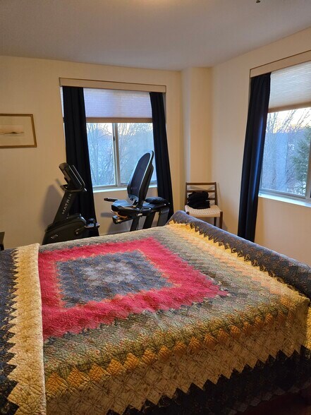 Building Photo - 193 Oak St