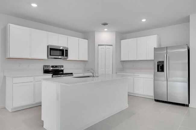 Building Photo - 662 Carlyle Wy