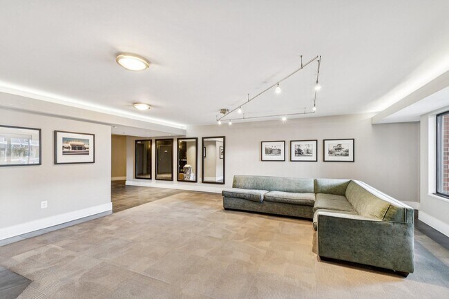 Building Photo - 2320 Wisconsin Ave NW