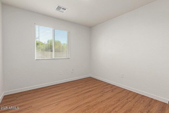 Building Photo - 406 S 98th Pl