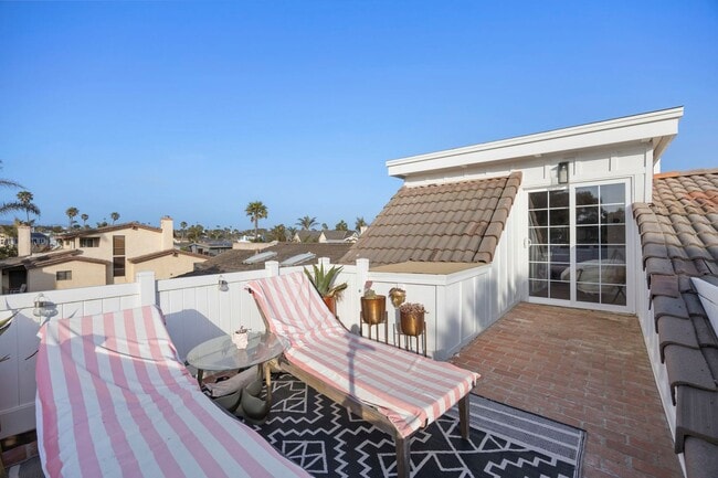 Building Photo - Ventura | Pierpont | 4 Bedroom + 3 Bathroom