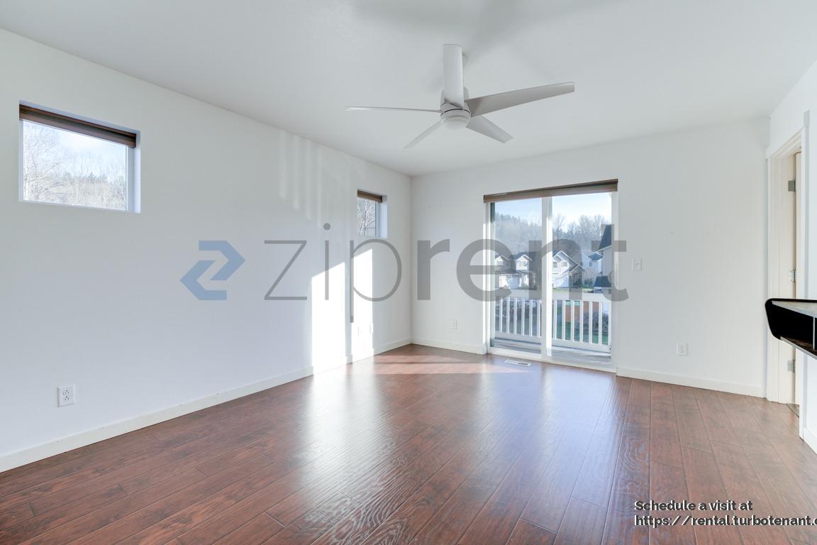 Building Photo - 1521 50th St NE