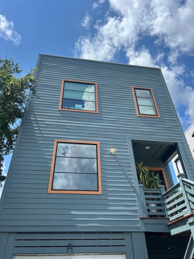 Building Photo - 75 Aiken St