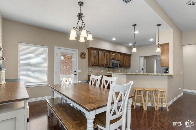 Building Photo - 7 Freedom Cir