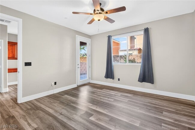 Building Photo - 10091 Sand Key St