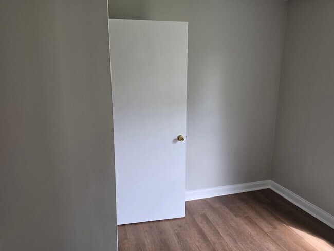 Building Photo - 2 Bedroom 1 Bath House in Southwest Roanoke