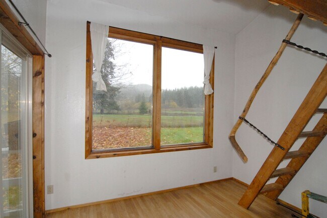Building Photo - Riverfront property in Coast Range