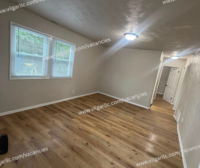 Building Photo - 260 Van Buren St