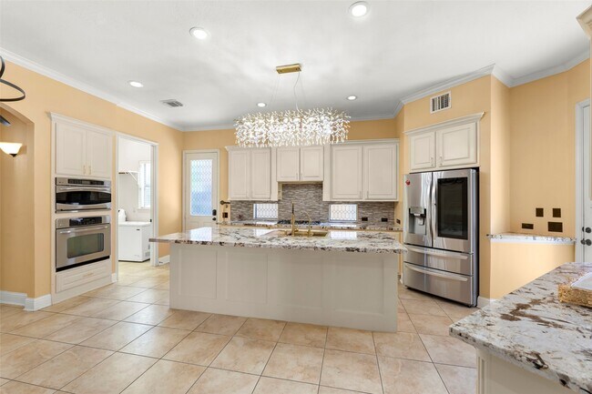 Building Photo - 25314 Greenwell Springs Ln