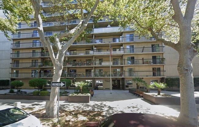 Building Photo - 900 17th St