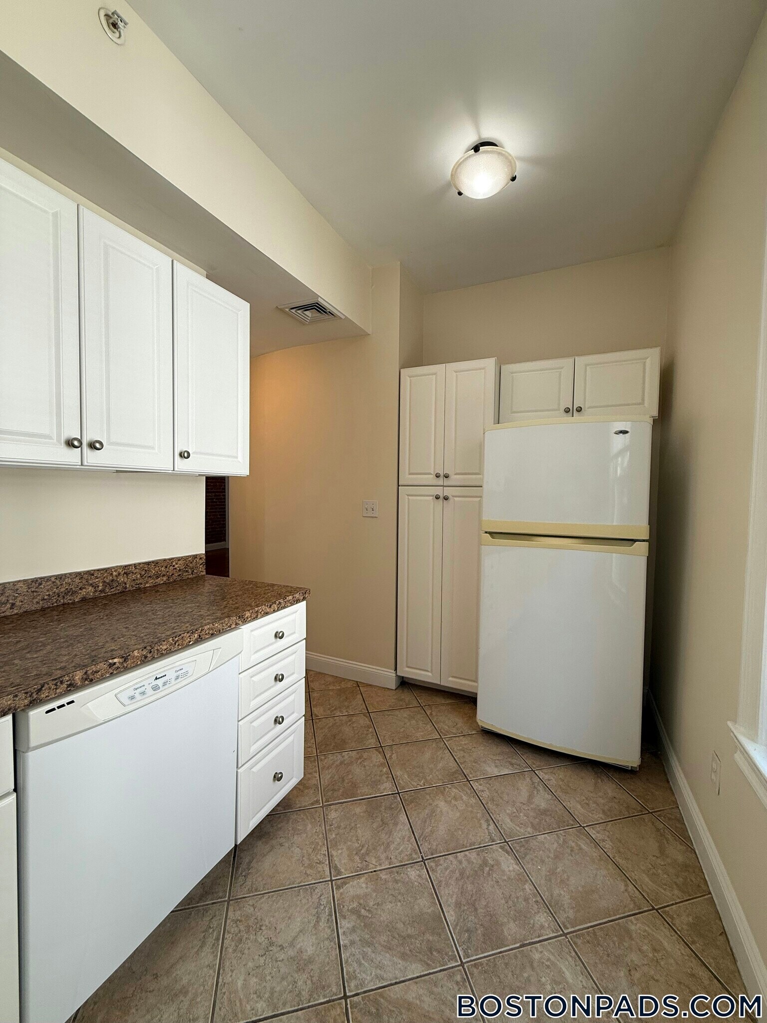 Building Photo - 55 Ashford St