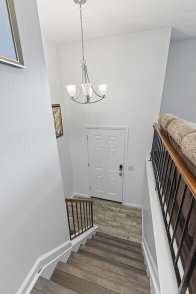 Building Photo - 2737 Overdale Dr