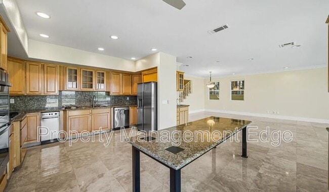 Building Photo - 1107 Las Flores Dr