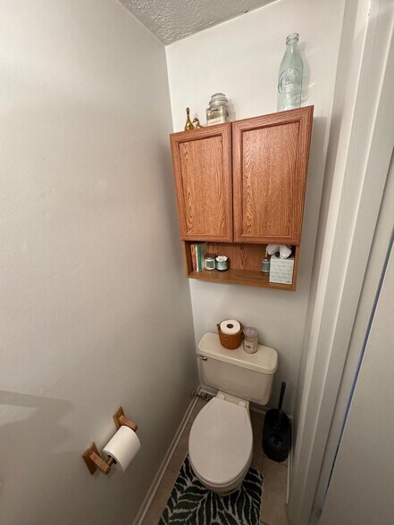 Building Photo - 307 Brookside Ln