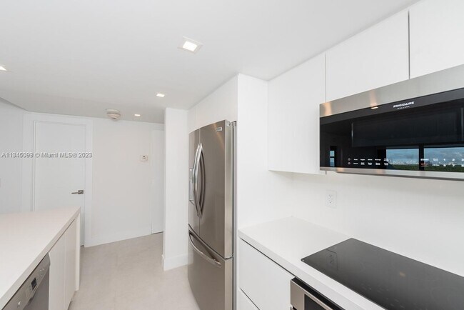 Building Photo - 177 Ocean Ln Dr