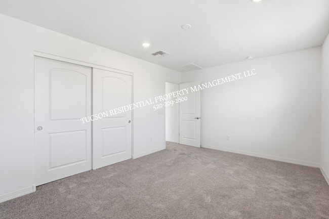 Building Photo - 7842 S New Strike Way