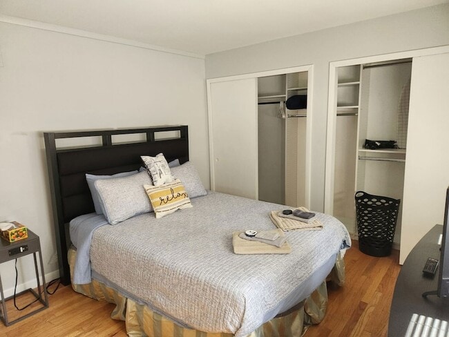 Building Photo - 368 Luella Ave