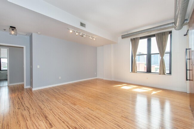 Building Photo - 232 Pavonia Ave