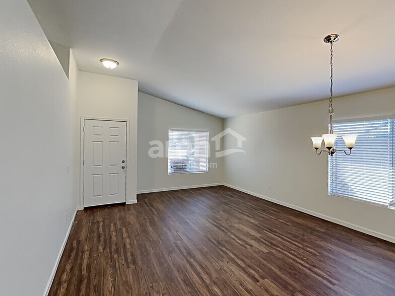 Building Photo - 9224 E Lobo Ave