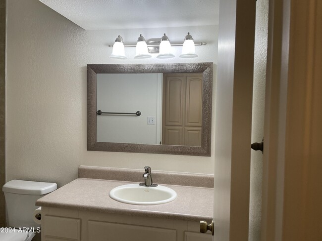 Building Photo - 8473 E Pierce St