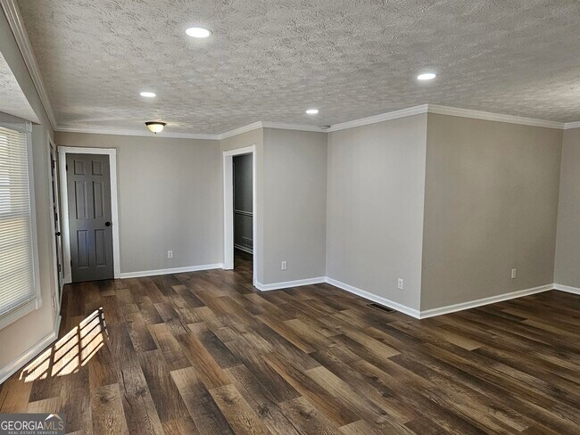 Building Photo - 683 Ginger Cake Rd