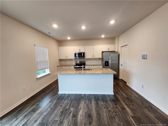 Building Photo - 15 Charlies Bnd Wy