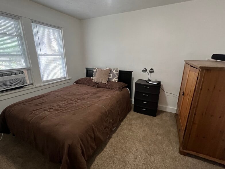 bedroom 3 - 313 W 15th Ave