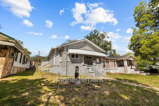 Building Photo - 1520 34th Ave N