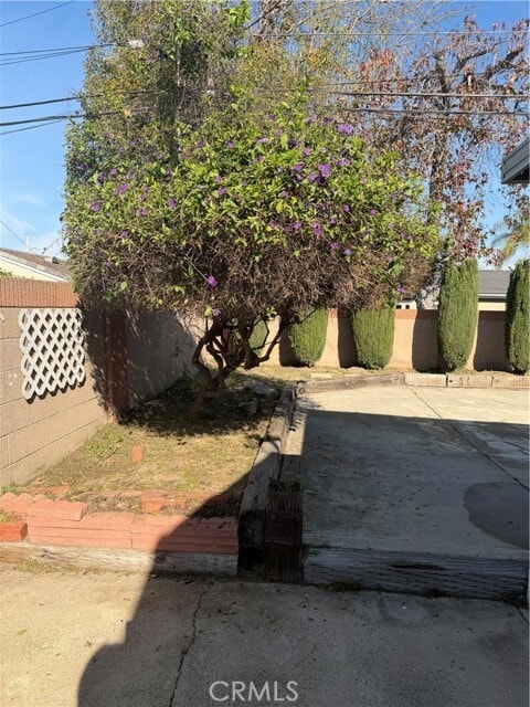 Building Photo - 5481 Marion Ave