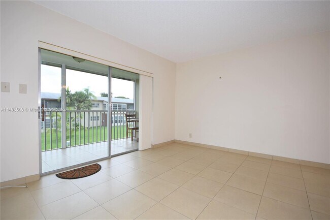 Building Photo - 7500 NW 5th Pl