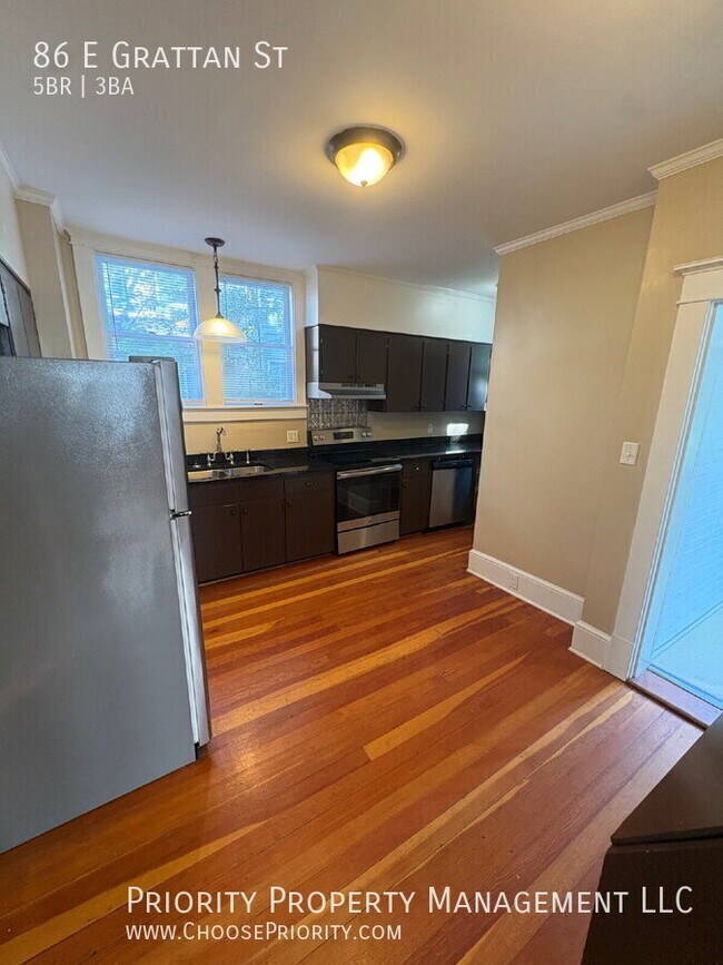 Building Photo - 86 E Grattan St