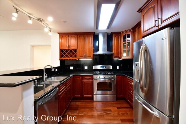 Building Photo - 2 br, 2 bath House - 151 El Camino Real # 113