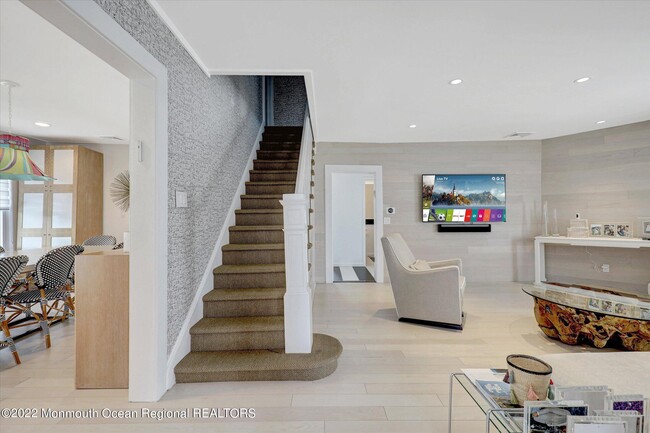 Building Photo - 1049 Norwood Ave