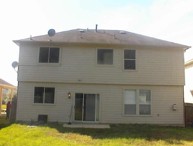 Building Photo - 22018 Willow Shadows Dr