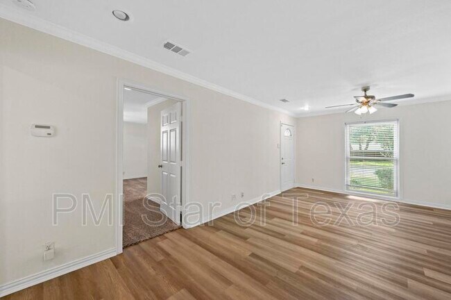 Building Photo - 1321 Casa Vale Dr