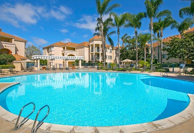 Primary Photo - 550 Camino De La Reina