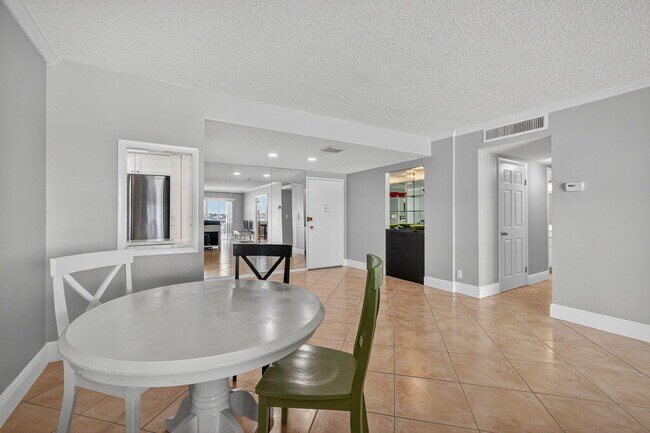 Building Photo - 2600 N Flagler Dr