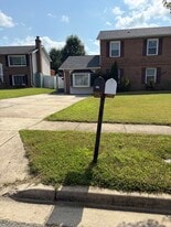 Building Photo - 5017 Rodgers Dr