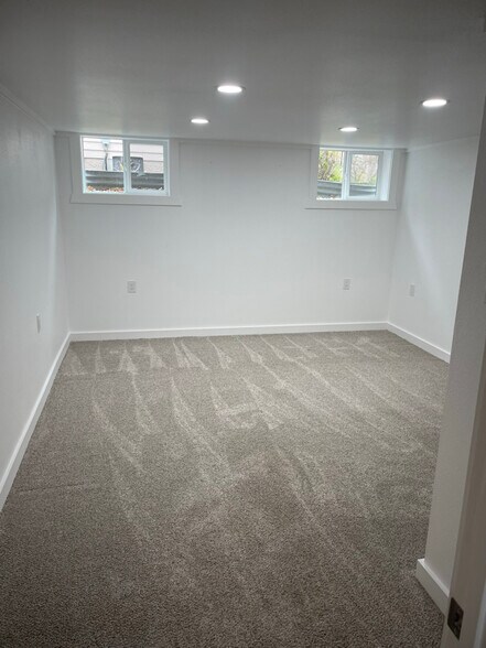 Building Photo - 2109 4th Ave N