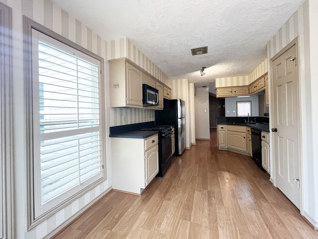 view from breakfast area. Great natural light! - 2914 Broadmoor Dr