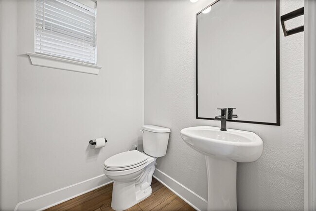 Building Photo - 5806 Rangeland Rd