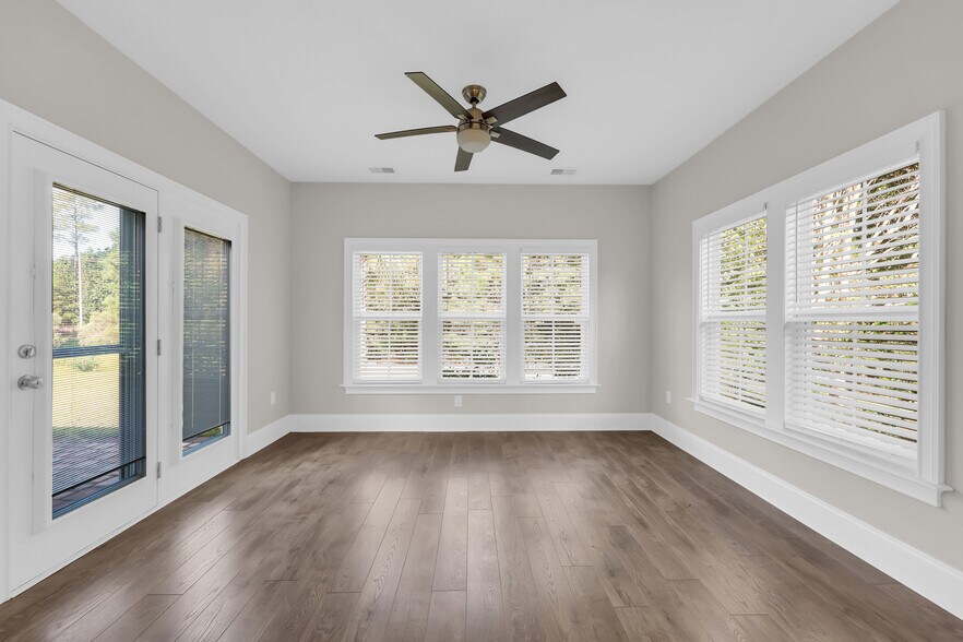 Building Photo - 1758 Edgewood Dr