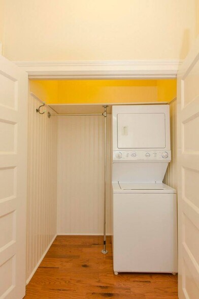 Laundry Closet - 378 W Church St