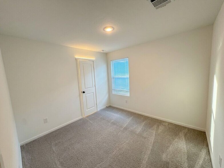 Building Photo - 6626 Coquina Cv