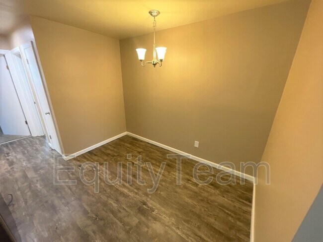 Building Photo - 2532 Flanigan Ct