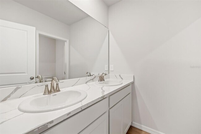 Building Photo - 17107 James Trl