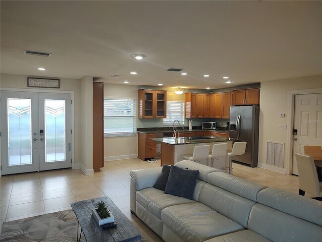 Building Photo - 4165 13th Ln NE